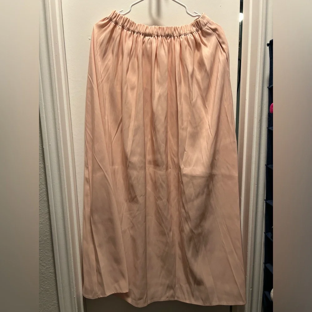 Elegant Pink Skirt - Picture 8 of 10